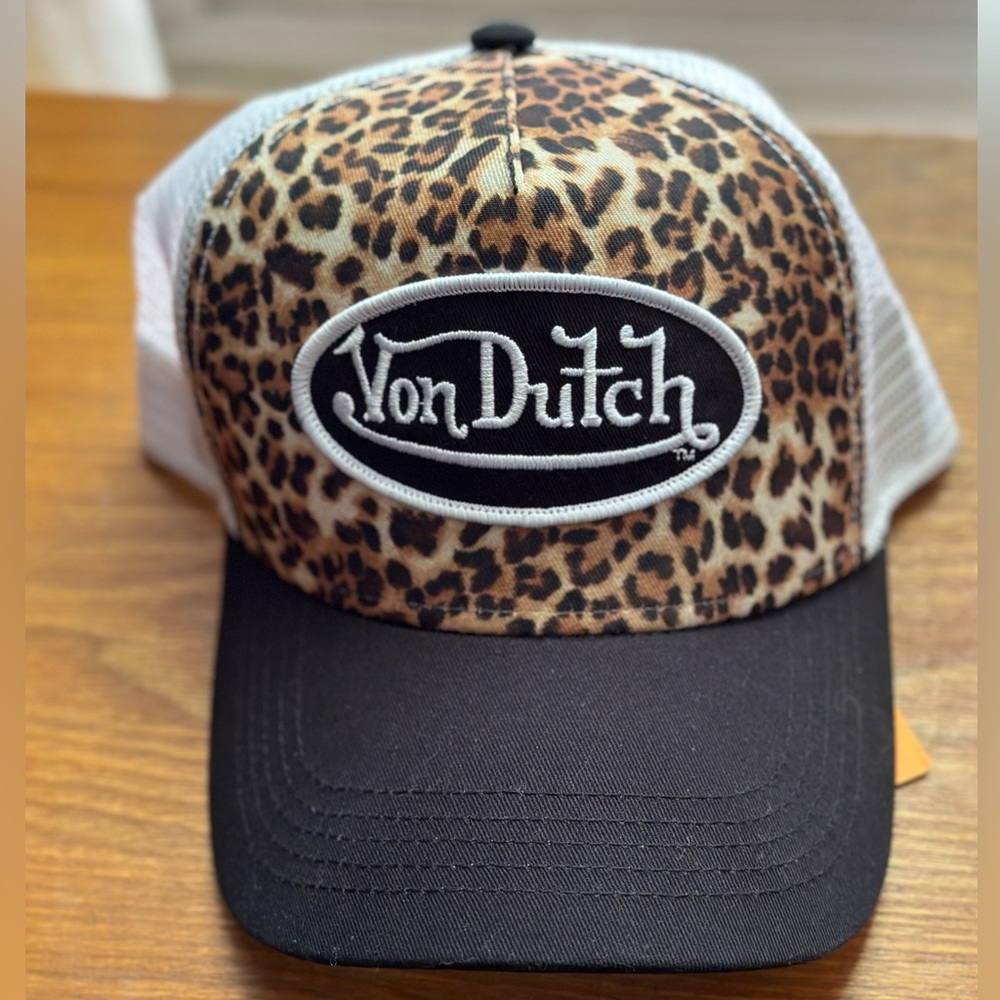 Von Dutch Hat NWT